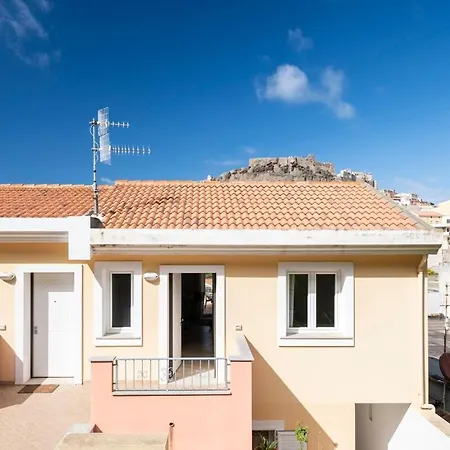 Attico Shardana 2 - Tra Mare E Storia Apartment *